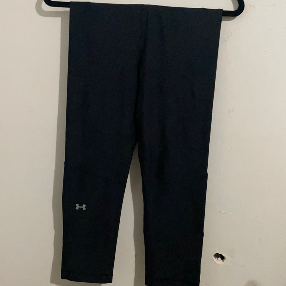 Under Armour leggings.
